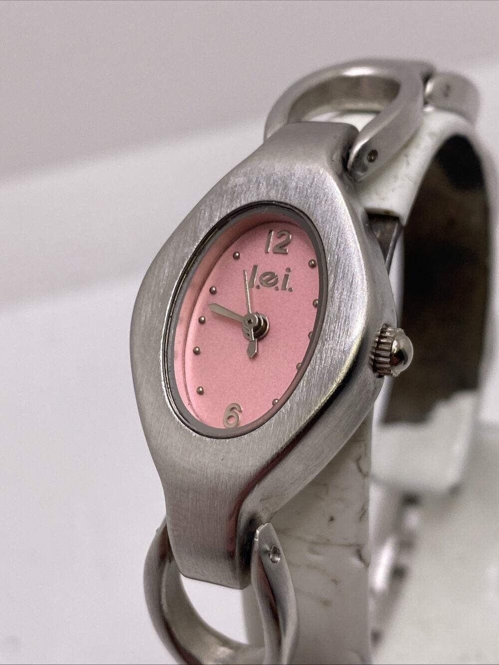 Womens Vintage Silver Tone Watch Works New Battery